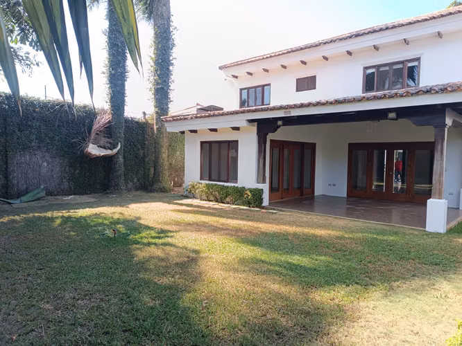 Rent in the hills house with fine finishes