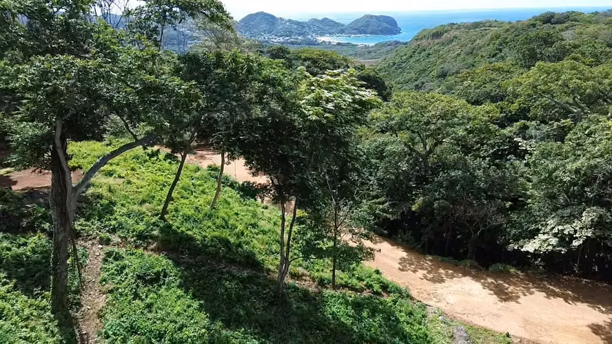 Lote con Doble Vista al Océano – Bahía de San Juan del Sur y Playa Marsella