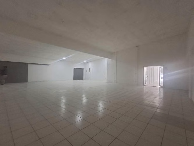 CF.OPORTUNIDAD COMERCIAL ÚNICA EN CIUDAD JARDÍN 