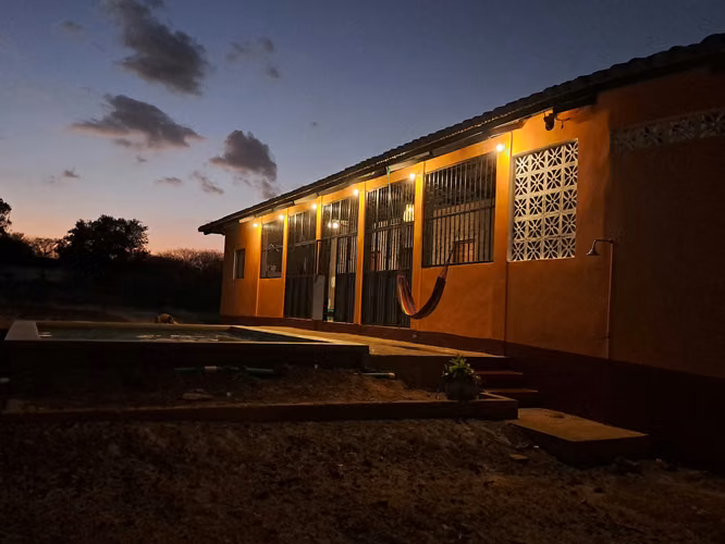 Casa A ESTRENAR de 3 habitaciones con piscina