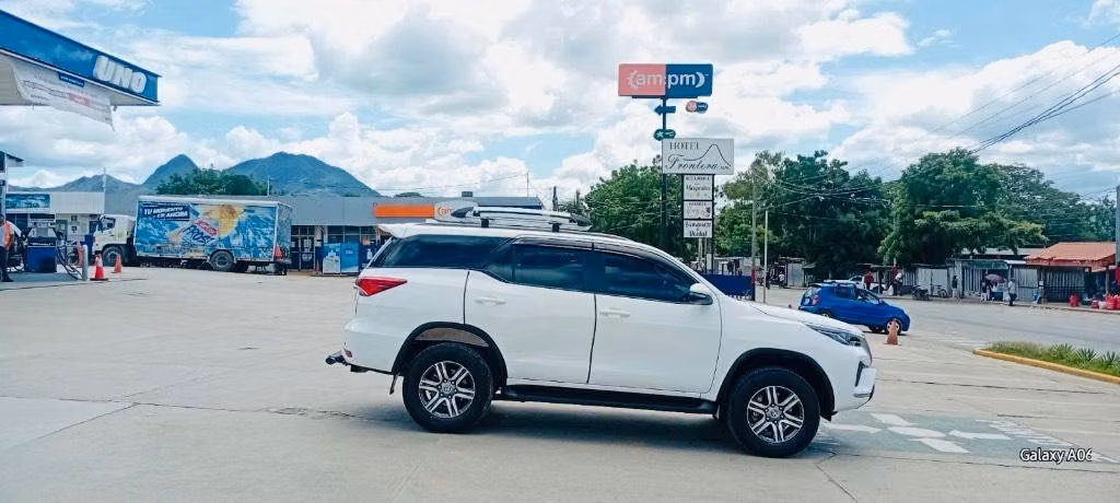 TOYOTA FORTUNER 2025