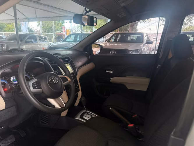 Toyota Rush año 2023 - Imagen 5