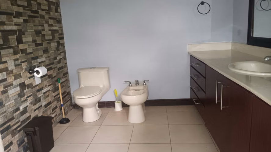 FH- Casa en Renta en Las Colinas - Imagen 8