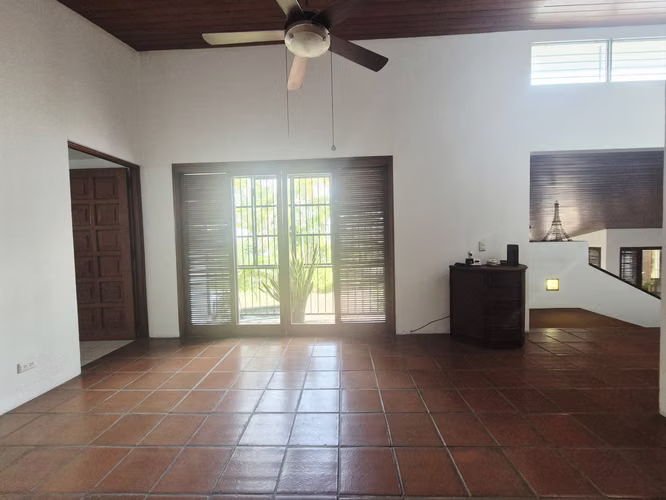 Vendo Hermosa Casa en Serranias Carretera Sur!! MP