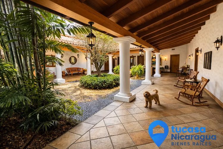 Se Renta Mansión en Santo Domingo – 5 Habitaciones | Piscina