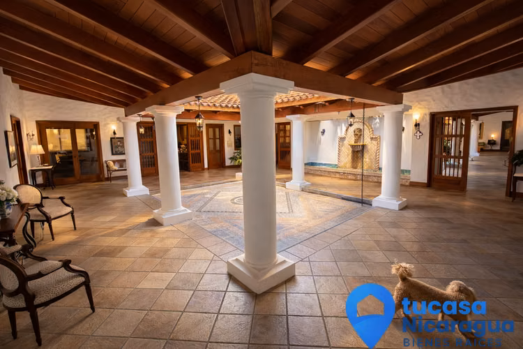 Se Renta Mansión en Santo Domingo – 5 Habitaciones | Piscina