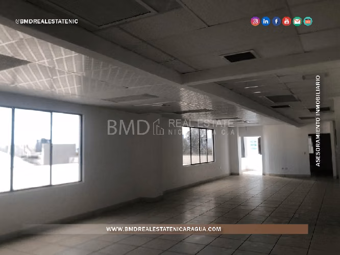 Ubicado estratégicamente sobre una de las vías circulación vehicular 5382 - Imagen 9