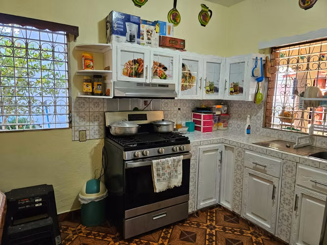 Bonita casa en San Rafael del Sur - Imagen 4