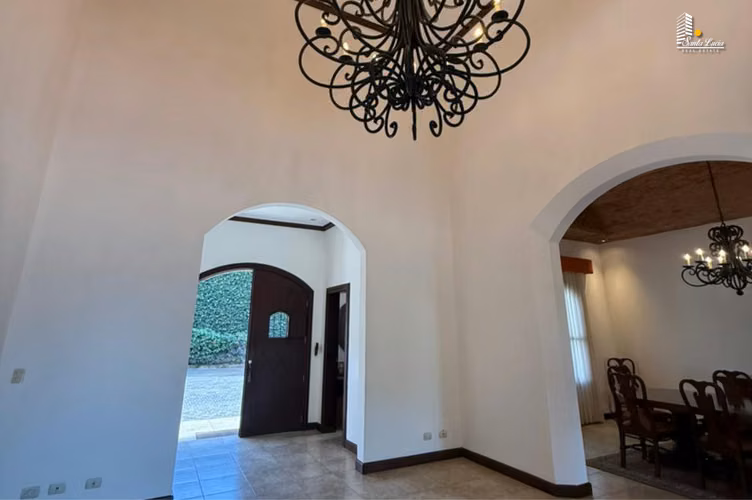 AMPLIA CASA EN VENTA - VILLA FONTANA SUR LL
