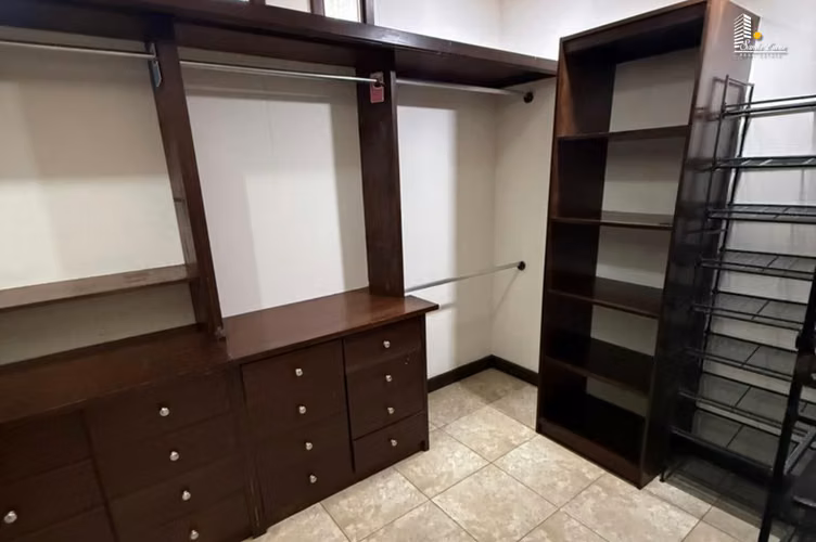  AMPLIA CASA EN RENTA - VILLA FONTANA SUR LL  - Imagen 7