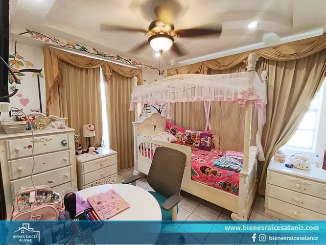 Vendo Casa en Las Colinda - VZ