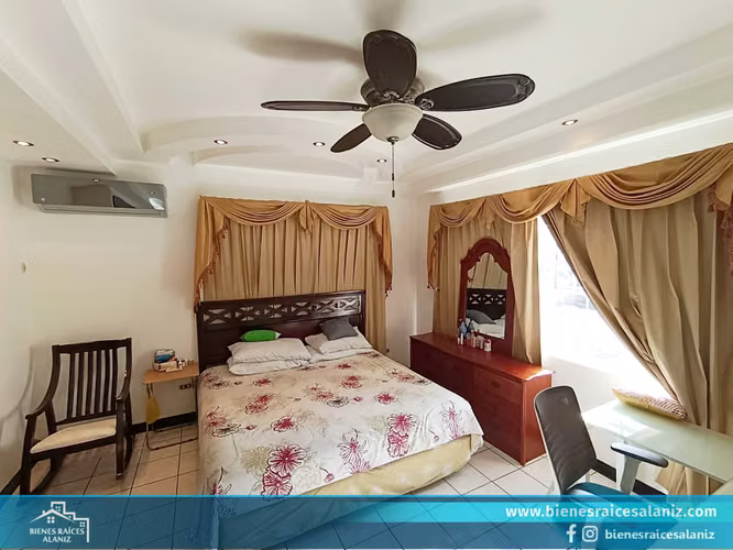 Vendo Casa en Las Colinda - VZ