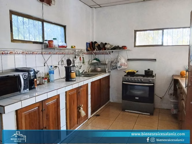 Vendo Casa en Carretera Vieja a León - VZ