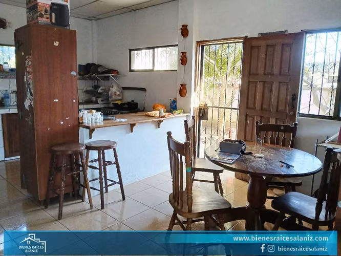 Vendo Casa en Carretera Vieja a León - VZ