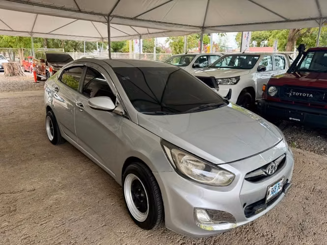 Hyundai Accent Blue año 2017