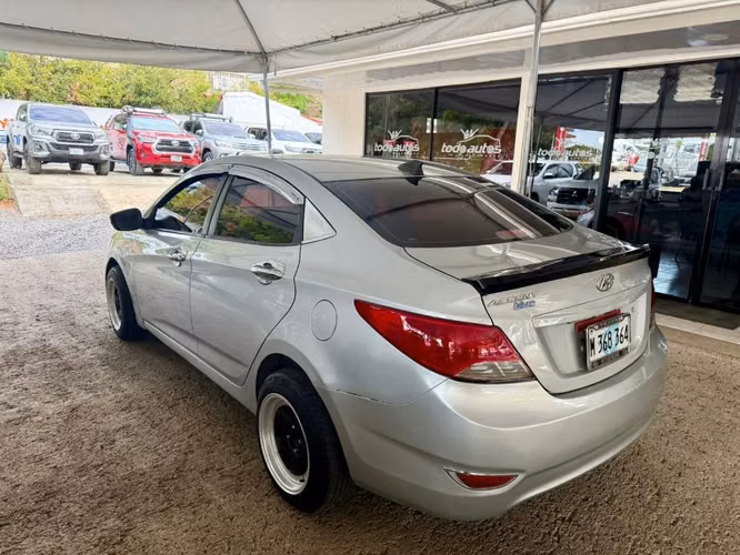Hyundai Accent Blue año 2017