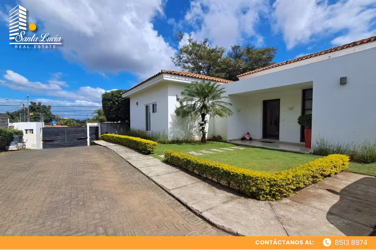 Hermosa Casa en una de las mejores zonas de Managua - LL