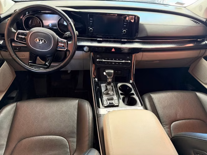 Furgoneta Kia Carnival año 2021