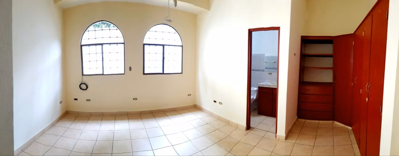 VILLA FONTANA SUR, CERCA DEL COLEGIO NORDICO.