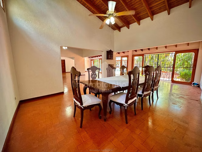 Casa en Venta &amp; Renta Carretera Sur, Managua