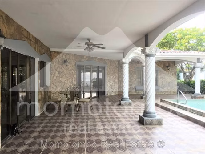 Casa en Venta Carretera Nueva A Leon, Managua