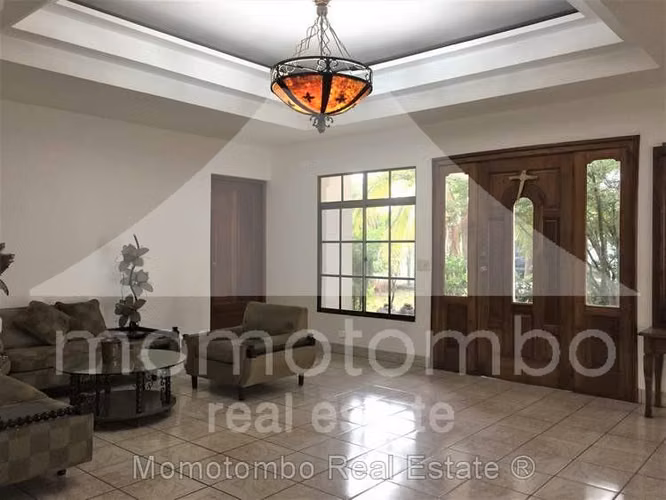 Casa en Venta Carretera Nueva A Leon, Managua