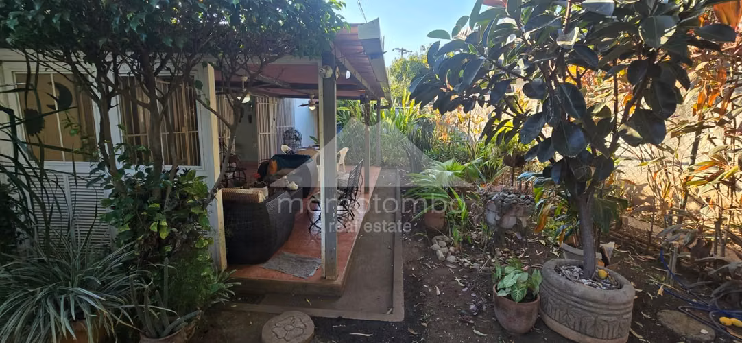 Casa en Venta Colonial Los Robles, Managua