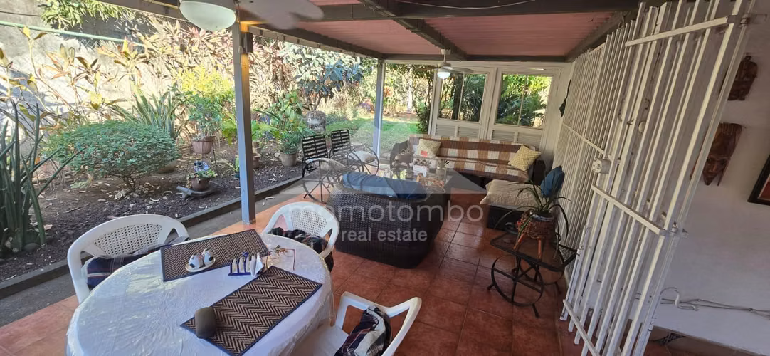 Casa en Venta Colonial Los Robles, Managua