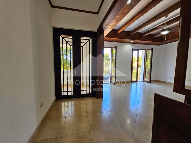 Casa en Venta &amp; Renta Carretera Sur, Managua