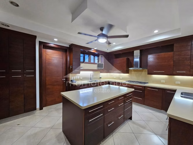 Casa en Venta &amp; Renta Carretera Sur, Managua