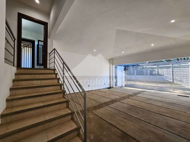 Casa en Venta &amp; Renta Carretera Sur, Managua