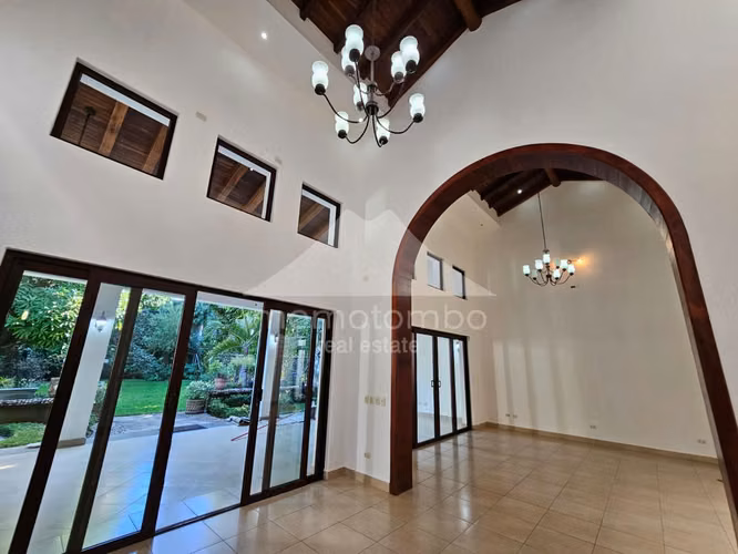 Casa en Venta &amp; Renta Carretera Sur, Managua