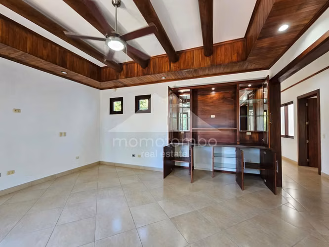 Casa en Venta &amp; Renta Carretera Sur, Managua - Imagen 7