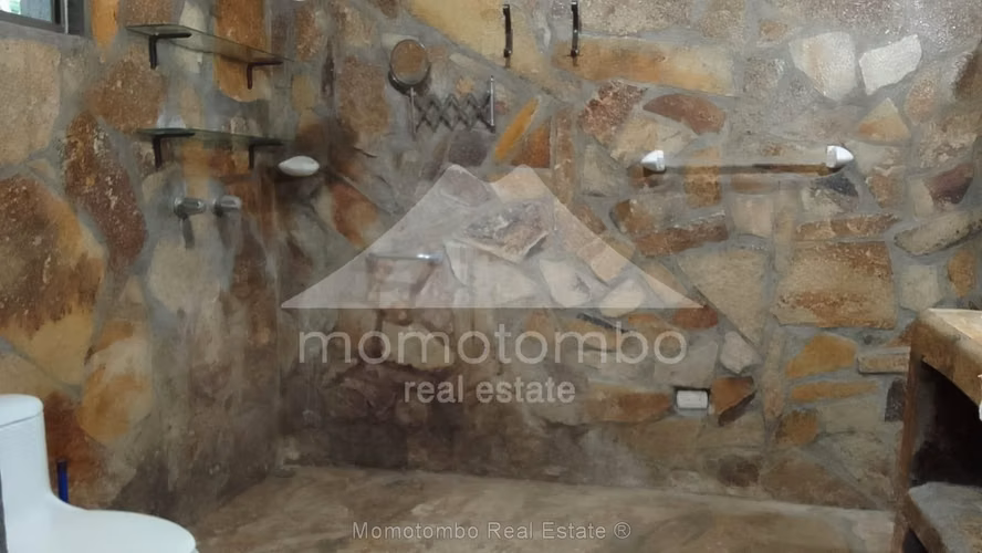 Quinta en Venta Carretera Vieja A León, Managua