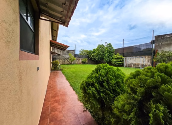 EJ-Vendo AMPLIA casa en Tiscapa