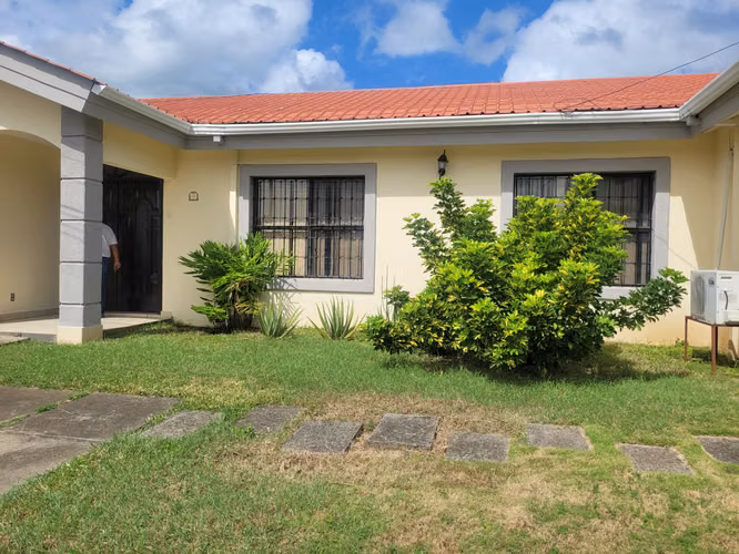 Casa en venta en Residencial Puerta del Sol - Imagen 2