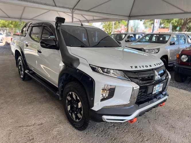 Mitsubishi L200 año 2024