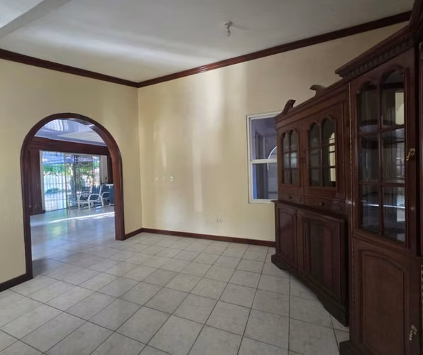 KW - Venta, casa en Reparto San Juan