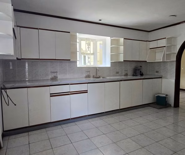 KW - Venta, casa en Reparto San Juan
