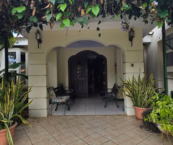 KW - Venta, casa en Reparto San Juan