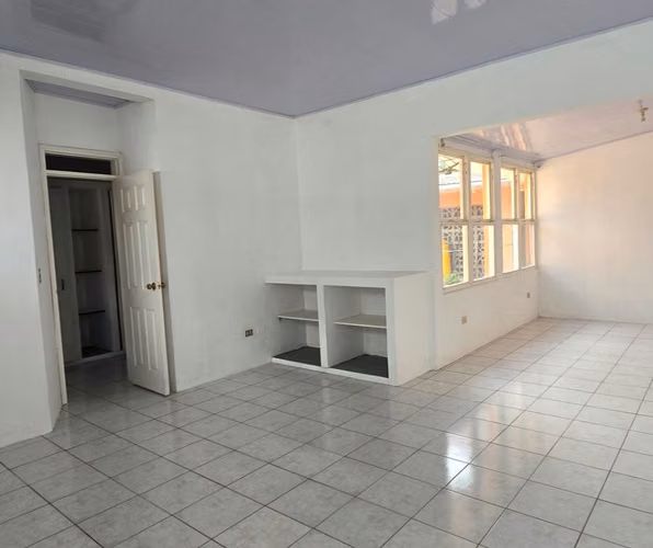 KW - Venta, casa en Reparto San Juan