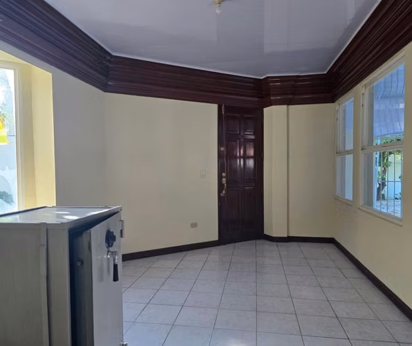 KW - Venta, casa en Reparto San Juan