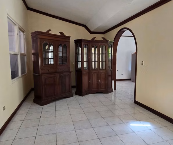 KW - Venta, casa en Reparto San Juan