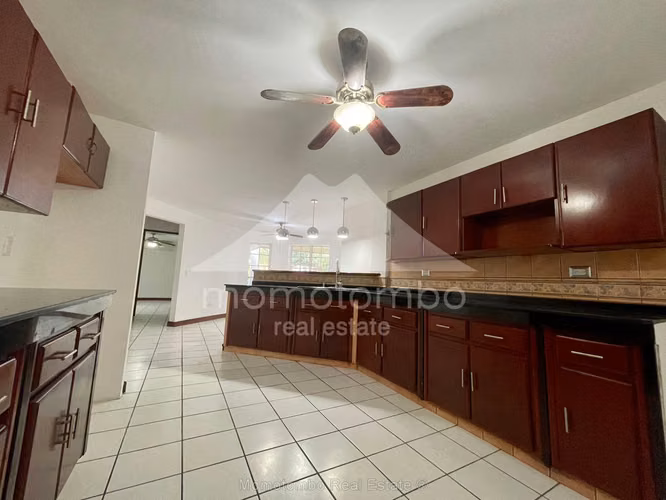 Casa en Venta Altos De Santo Domingo, Managua