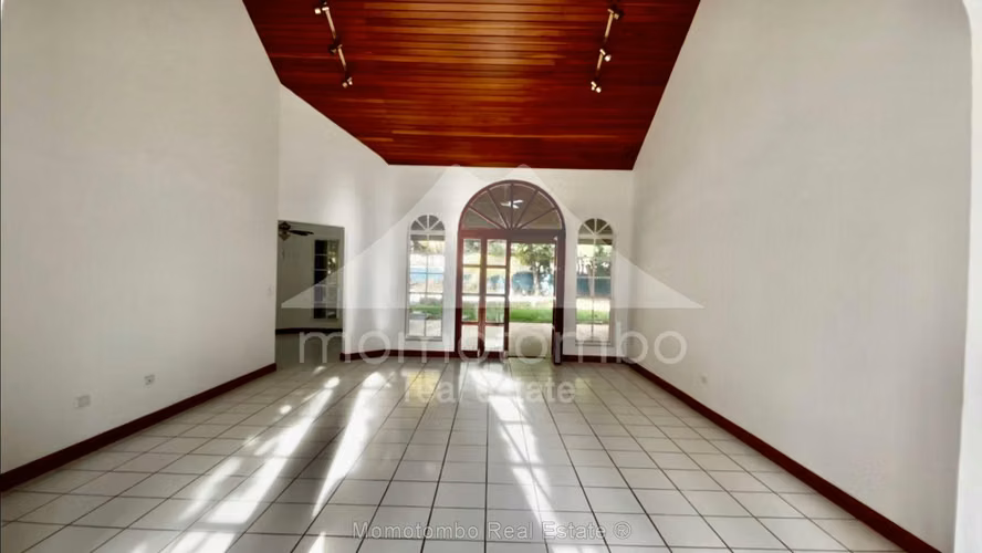 Casa en Venta Altos De Santo Domingo, Managua