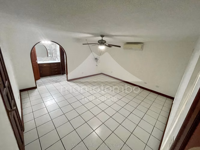 Casa en Venta Altos De Santo Domingo, Managua
