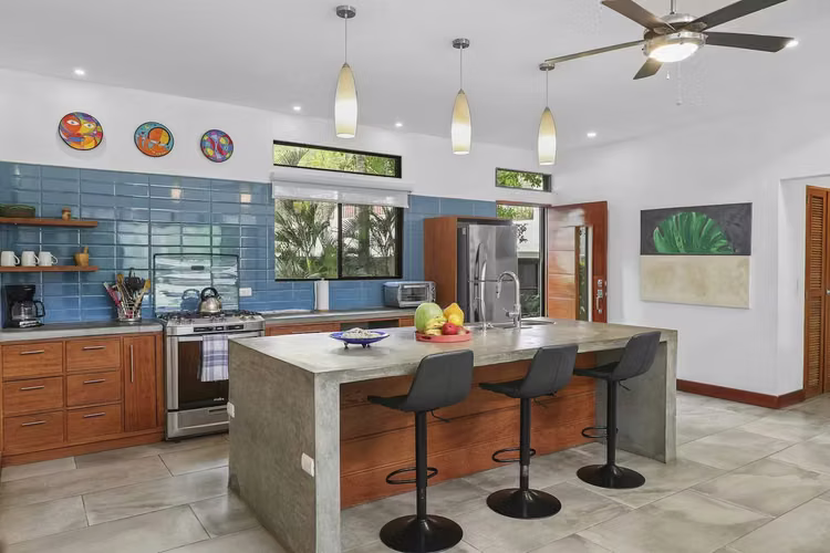 Luxury Oasis in Town
