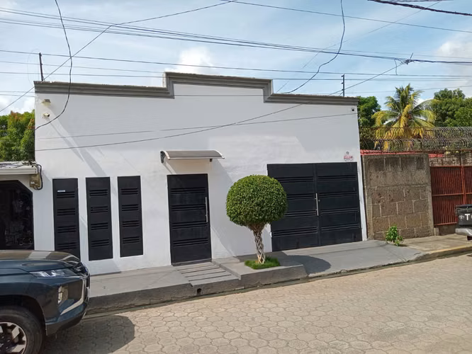 EJ-Vendo casa AMUEBLADA en Tipitapa