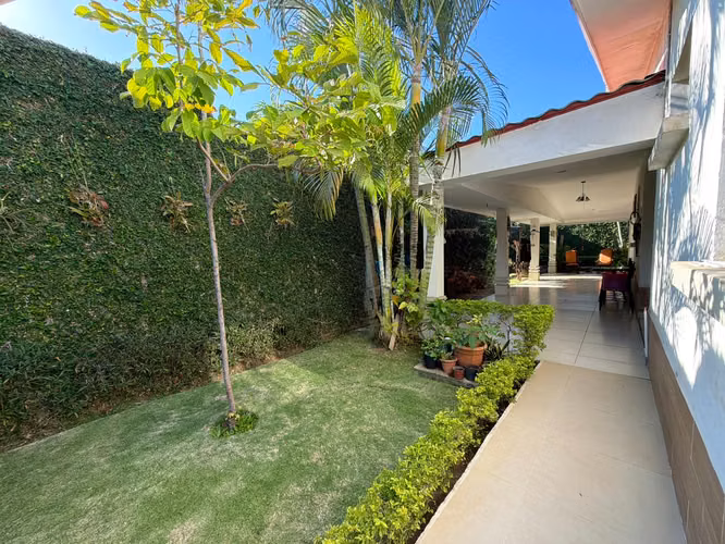  CASA AMPLIA EN RENTA EN LOMAS DEL VALLE – A 2 MIN DE GALERÍAS SANTO DOMINGO - Imagen 8