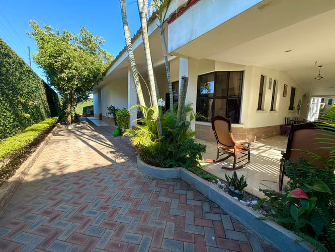  CASA AMPLIA EN RENTA EN LOMAS DEL VALLE – A 2 MIN DE GALERÍAS SANTO DOMINGO - Imagen 14